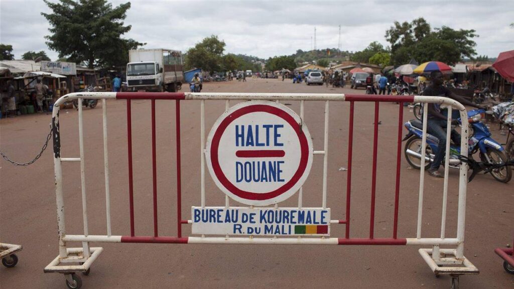 Frontière Guinée-Mali : le business de certains taxis motos