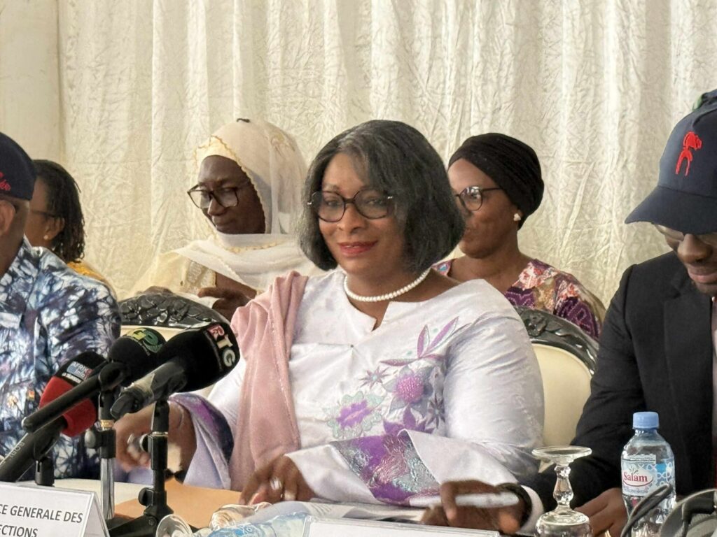 Djénabou Touré prend fonction à la DGE : “les élections sont des compétitions saines entre adversaires, non entre ennemis”