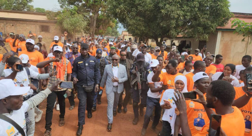 Clôture de la ampagne électorale : Banko aux couleurs du parti ARP pour voter Mohamed NABÉ, le 28 Décembre .