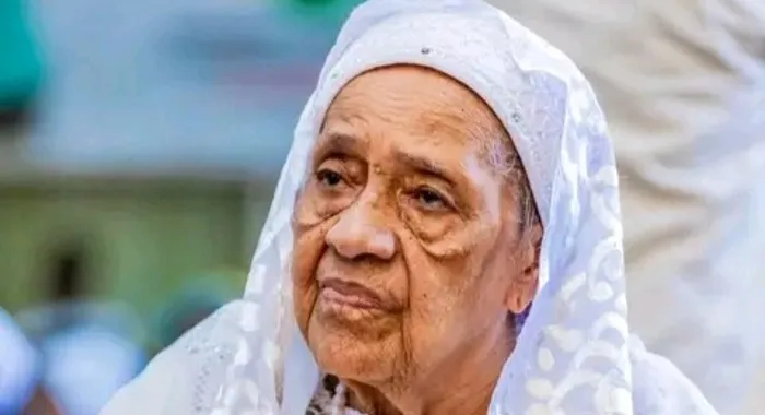 Conakry : Hadja Andrée Touré sera inhumée le dimanche 12 juillet, un symposium prévu au Palais du Peuple (Présidence)